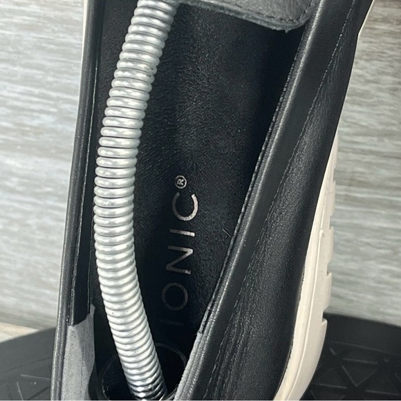 Vionic Uptown Black Leather Women’s Loafers 7 - Picture 7 of 9